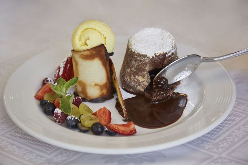 A dessert served in Restaurant Arcos at Hotel Torremayor Lyon
