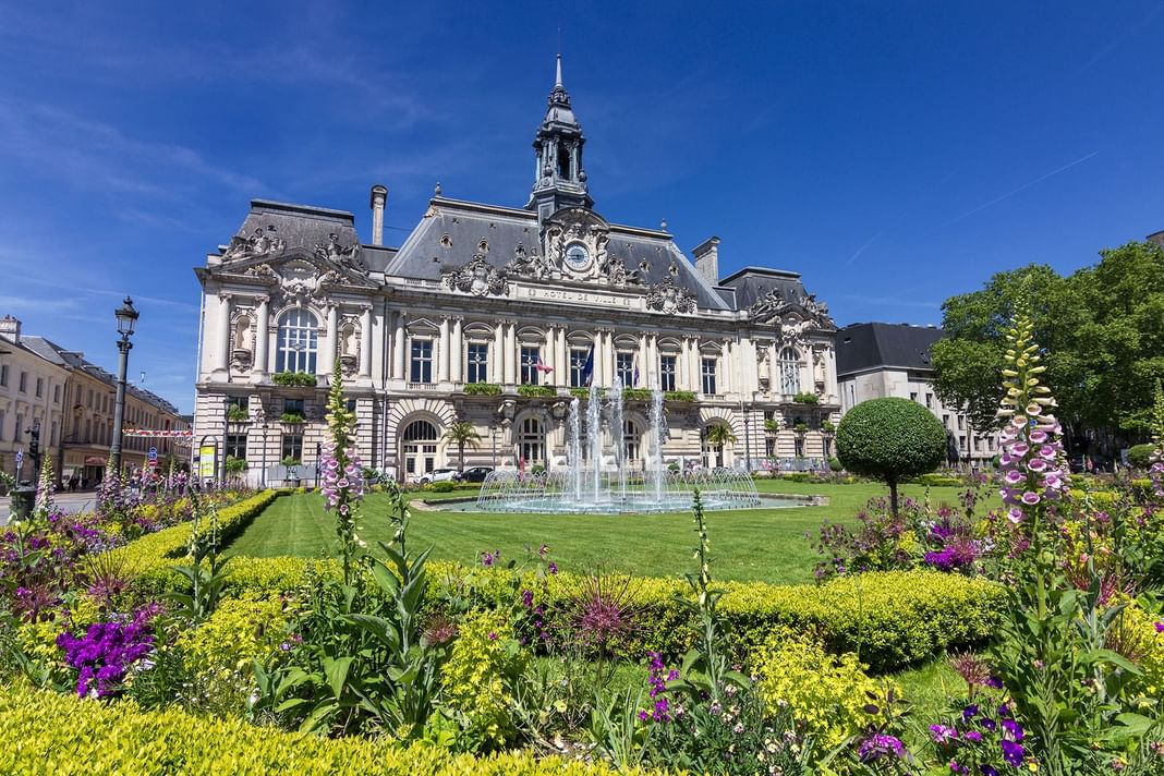 Exterior of Hôtel de Ville de Tours near Oceania Hotels