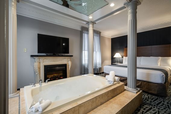 jacuzzi bedroom in monte carlo inns 