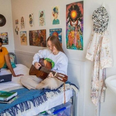 Kirkwood Avenue Hall - Bedroom