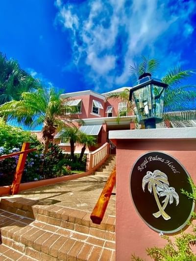 Entrance with the stairs at Royal Palms Hotel