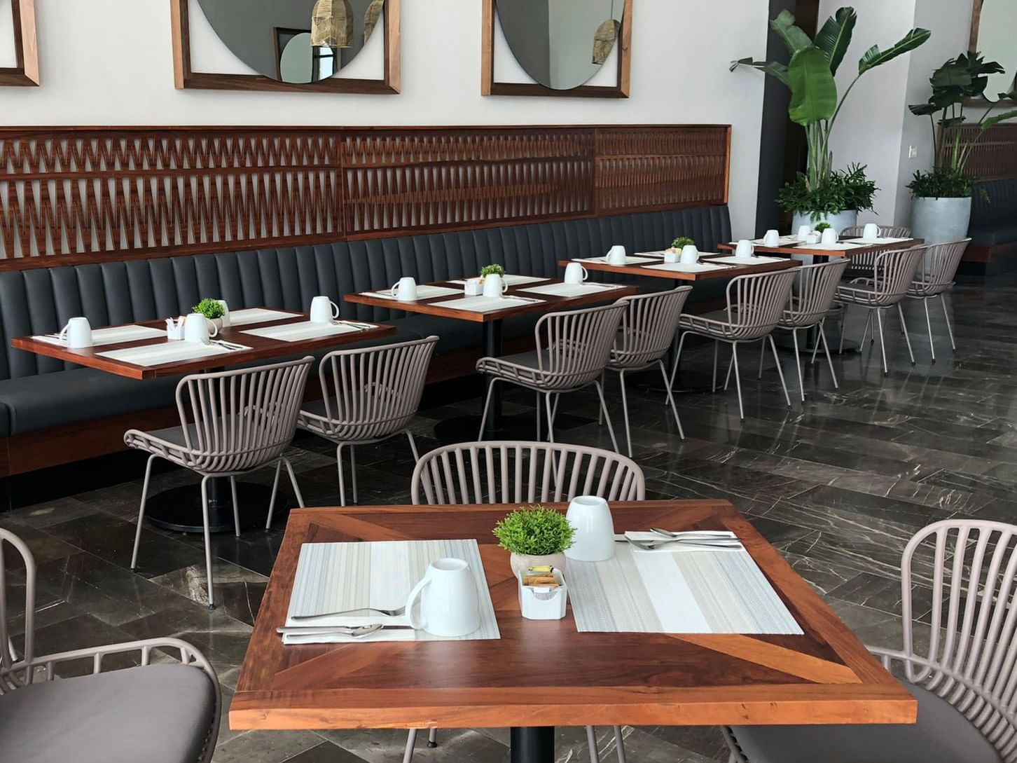 Tramonto Restaurant table setup at Viaggio Resort Mazatlan