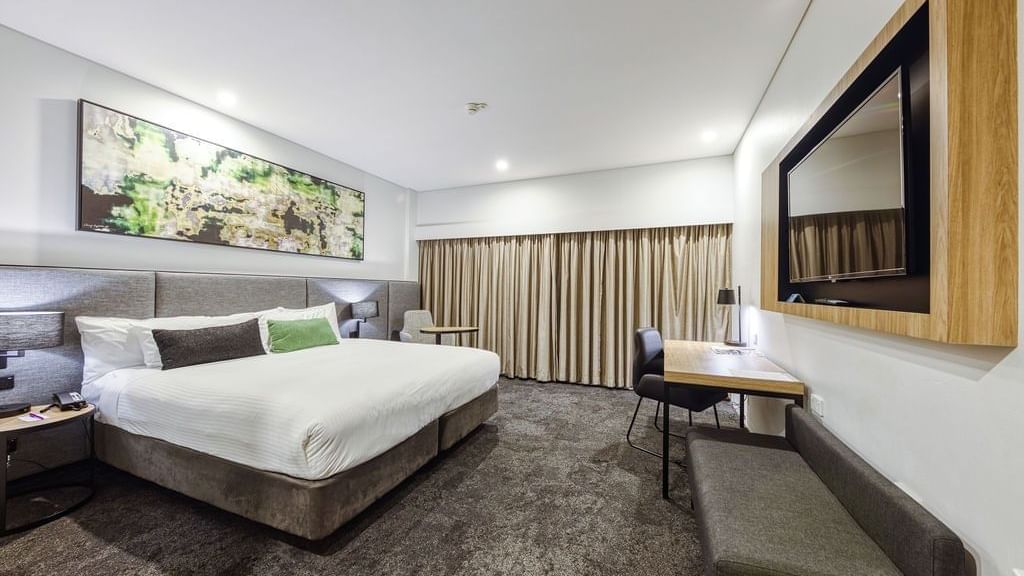 Interior of the Superior King room at Mercure Penrith Hotel