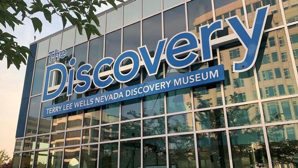 Exterior of The Discovery Museum near Legacy Vacation Resorts
