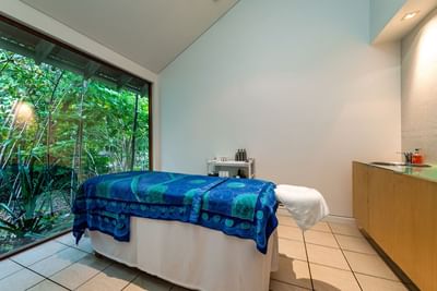 Massage bed in Aqua Soul Spa at Heron Island Resort