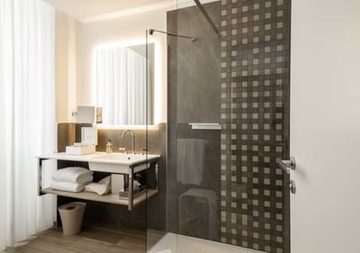 Bathing area in Aureus Room at Sublimis Boutique Hotel Camogli