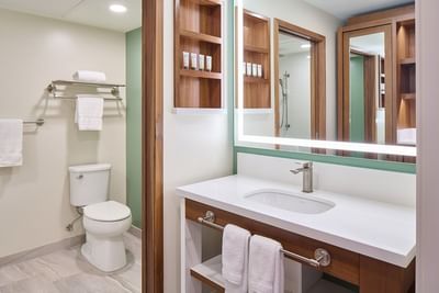Vanity of Premium Ocean Room at Ka'anapali Beach Hawaii