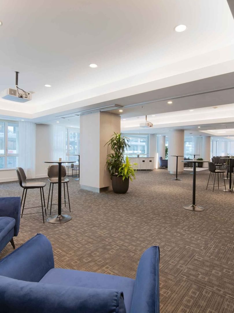 Pre-function area of Salon Crescent + Salon René-Levésque AB at Warwick Le Crystal Montreal