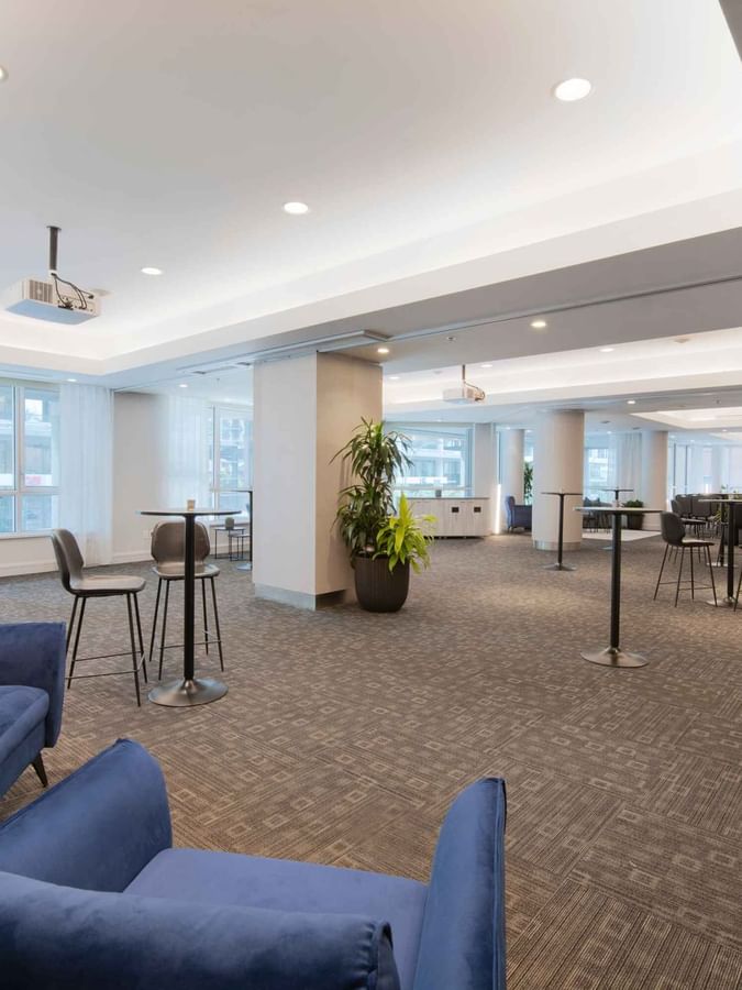 Pre-function area of Salon Crescent + Salon René-Levésque AB at Warwick Le Crystal Montreal