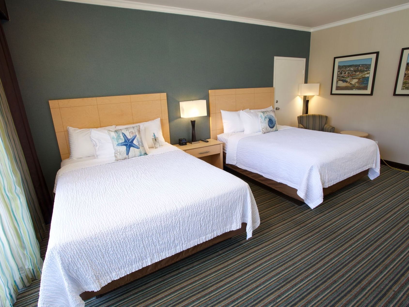 2 Queen Beds Partial Ocean View at Inn by the Sea at La Jolla