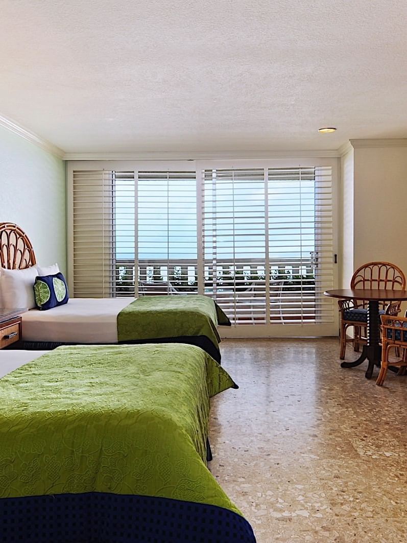 Princesa Ocean View Double Room with two beds at Mundo Imperial