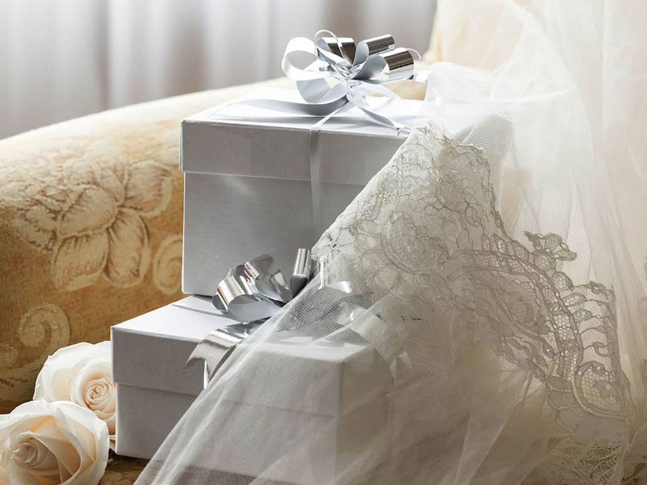 Two gift boxes on a table at Hotel Emperador Buenos