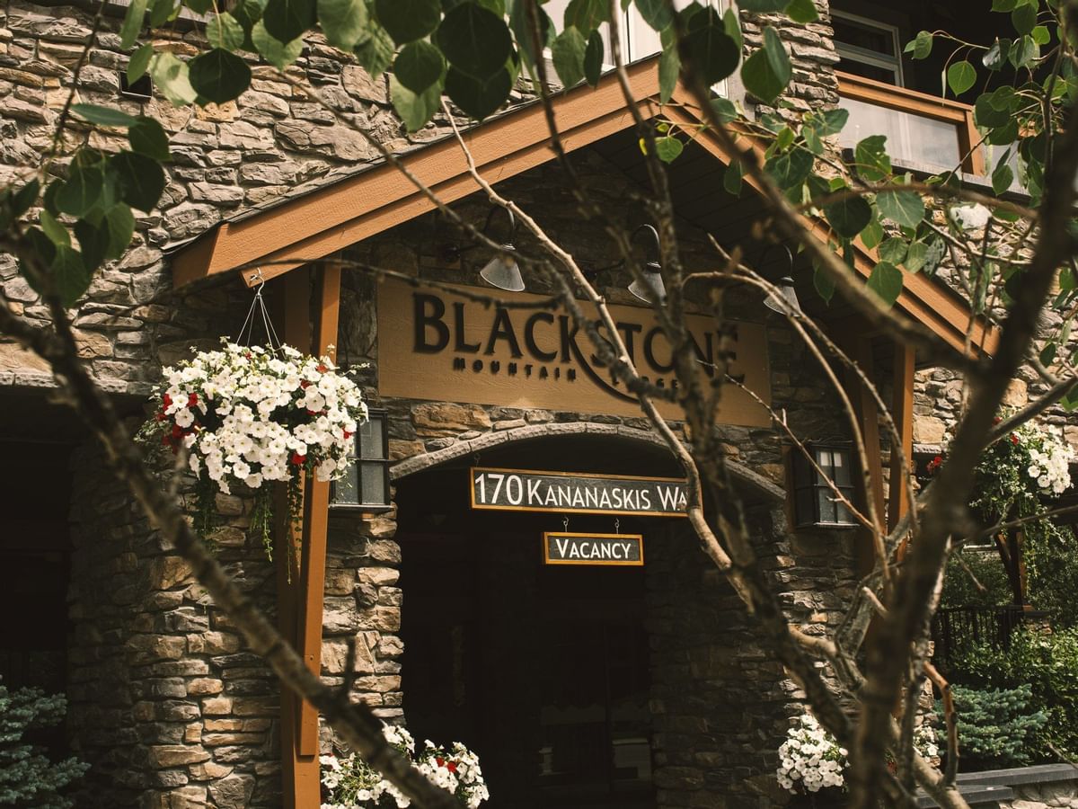 Exterior view of the entrance of Blackstone Mountain Lodge