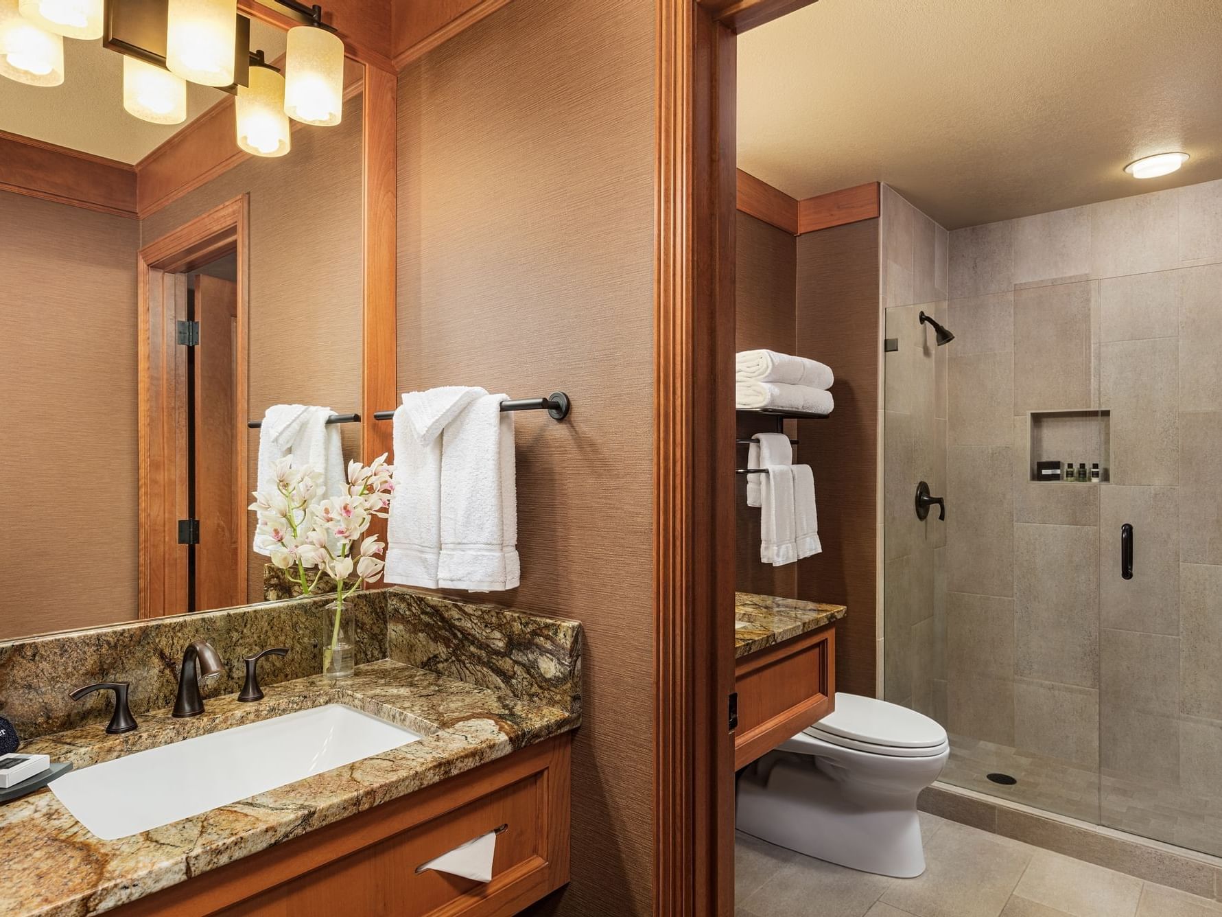 Guestroom bathroom at Wyoming Inn