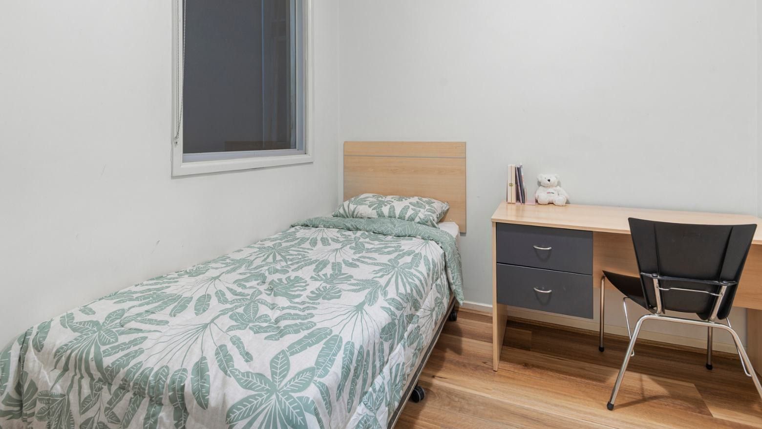 2 Bedroom - Small Apartment Room 2