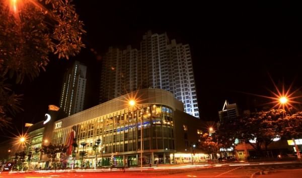 Night view of the Lenmarc Mall façade near Vasa Hotel Surabaya