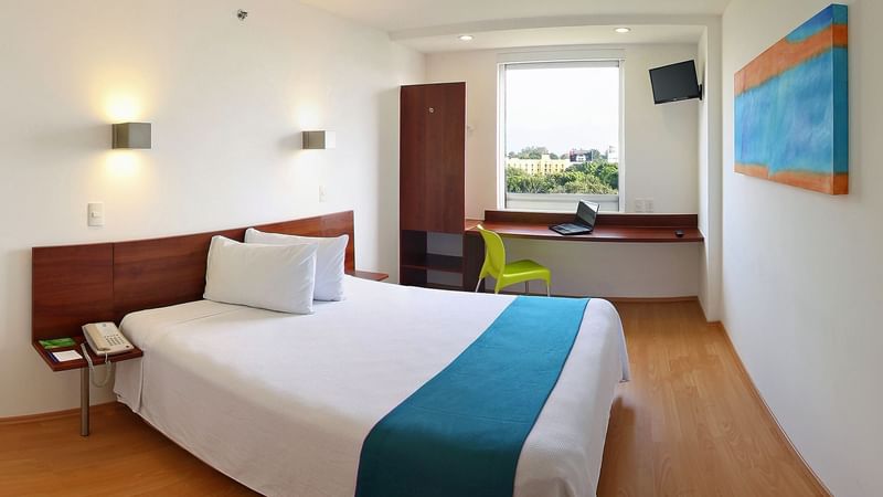 Bed in Superior Queen Room at One Xalapa Las Ánimas