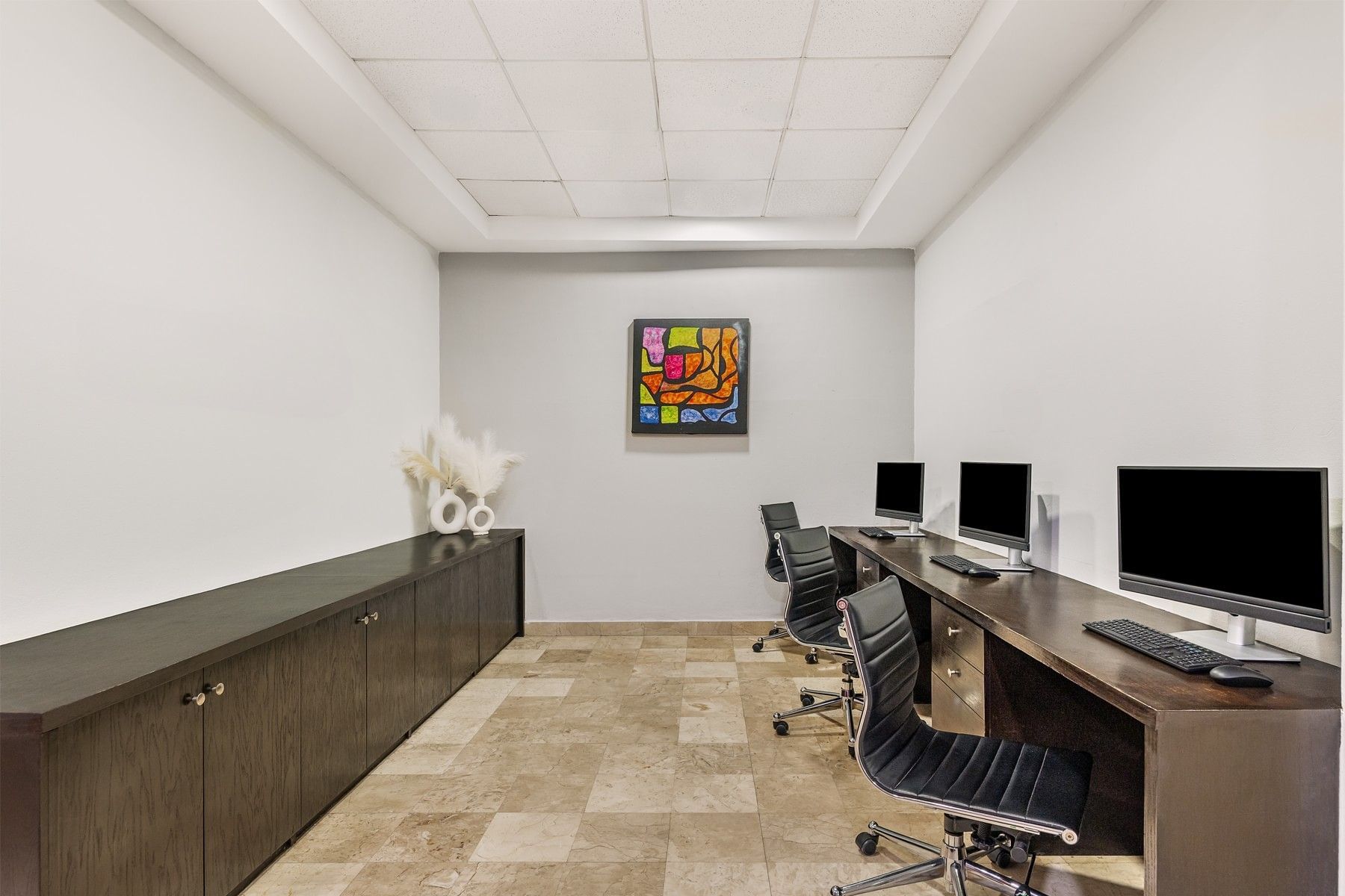 TRABAJA CON COMODIDAD