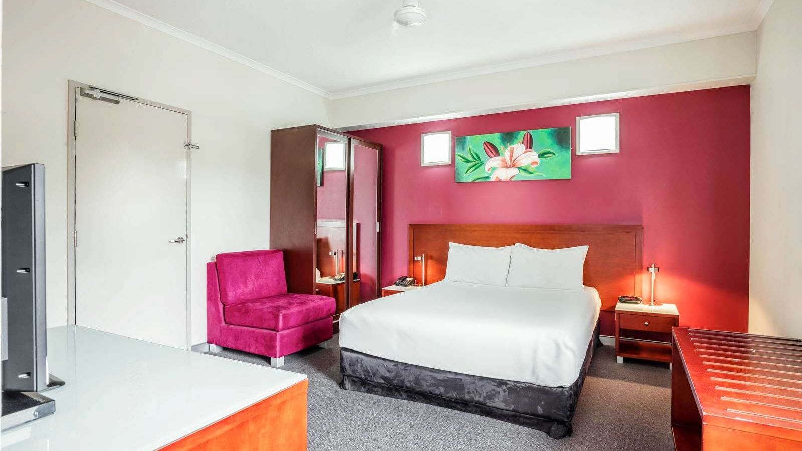 Interior of the Standard Queen Room at Novotel Darwin Airport