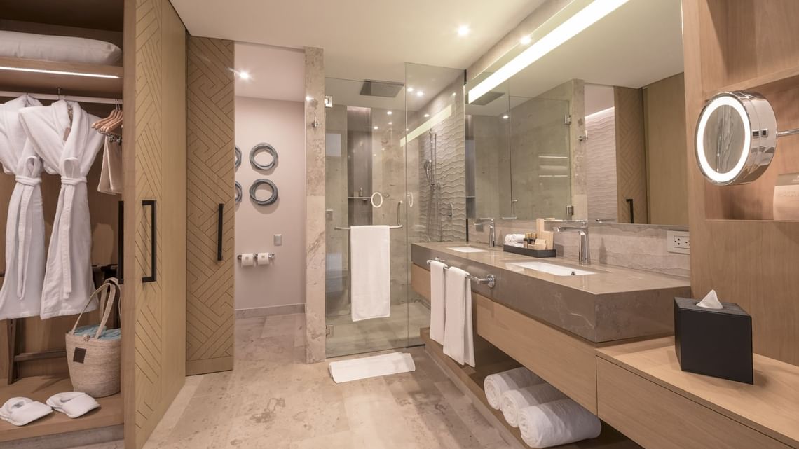 Serenity Club Romance Ocean Front SwimOut King Bed Junior Suite Haven Riviera Cancun