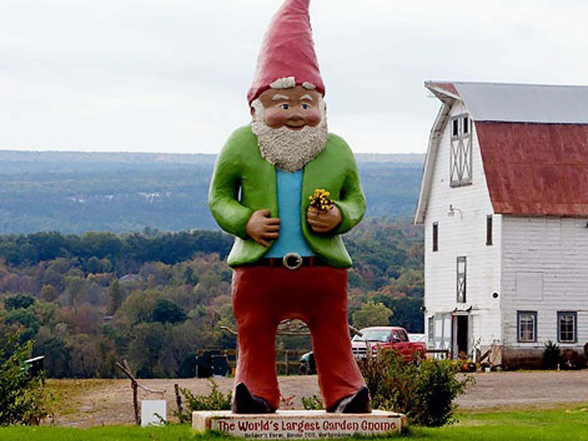 Santa statue at Kelder's Farm Market near Honor’s Haven Retreat