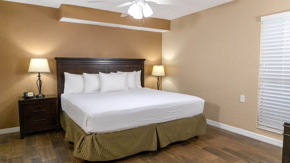 Master Bed in One-Bedroom Accessible Suite, Legacy Vacation Resorts