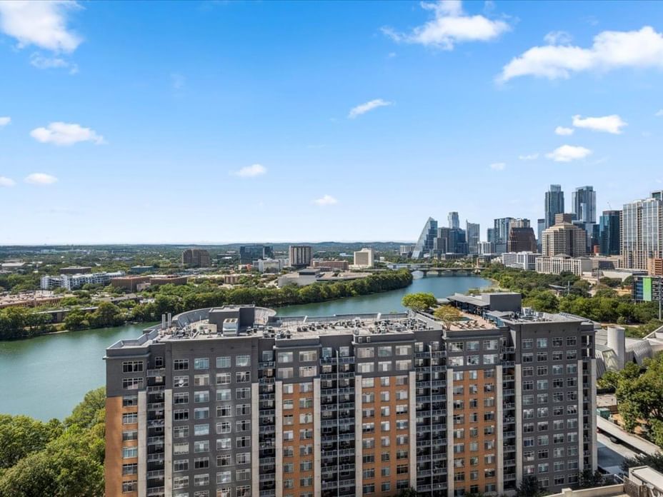 Austin Waterfront Penthouse Apartments Reference: Lake View Penthouse