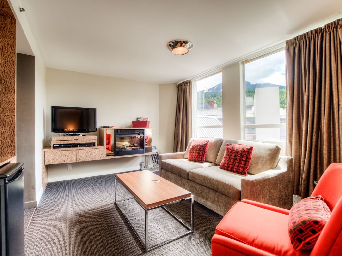 Lounge in 1 Bedroom King Mountain View Suite, Adara Hotel