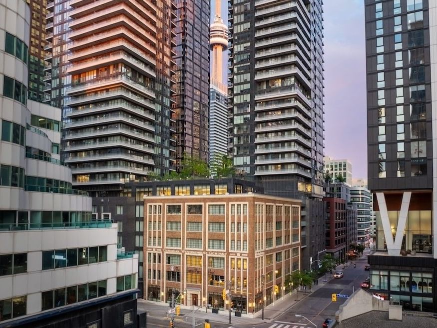 downtown toronto hotel close to world cup venue