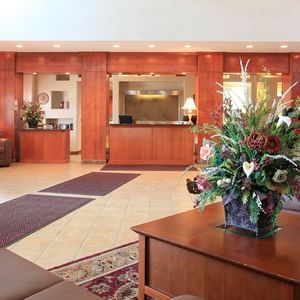 Coast Grimshaw Hotel & Suites lobby