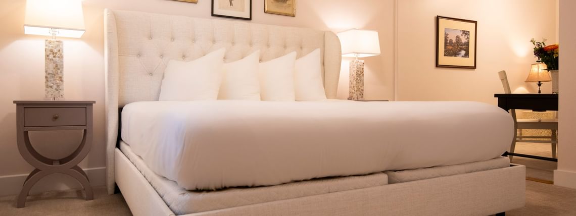 bar harbor manor classic king room