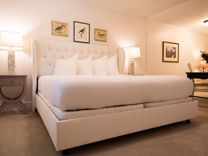 bar harbor manor classic king room