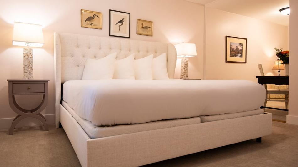 bar harbor manor classic king room