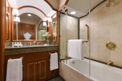 other view of junior suite bathroom