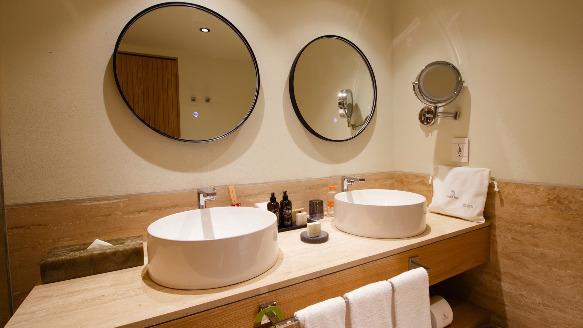 Baño de habitación Camino Real Club Superior King en Camino Real Polanco México, Ciudad de México.