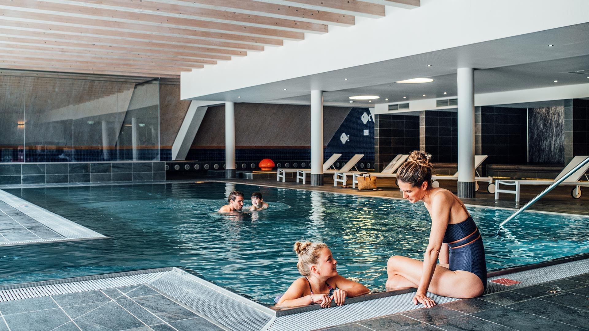 Falkensteiner Hotel Sonnenalpe Wellness Spa Innenbereich Pool