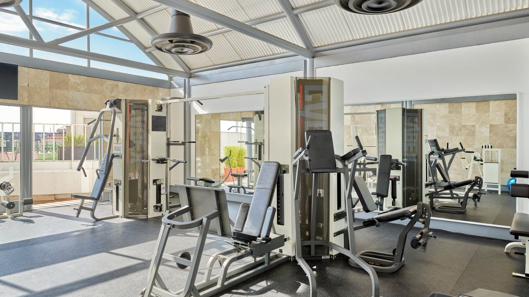 Well equipped fitness center at Fiesta Americana Reforma