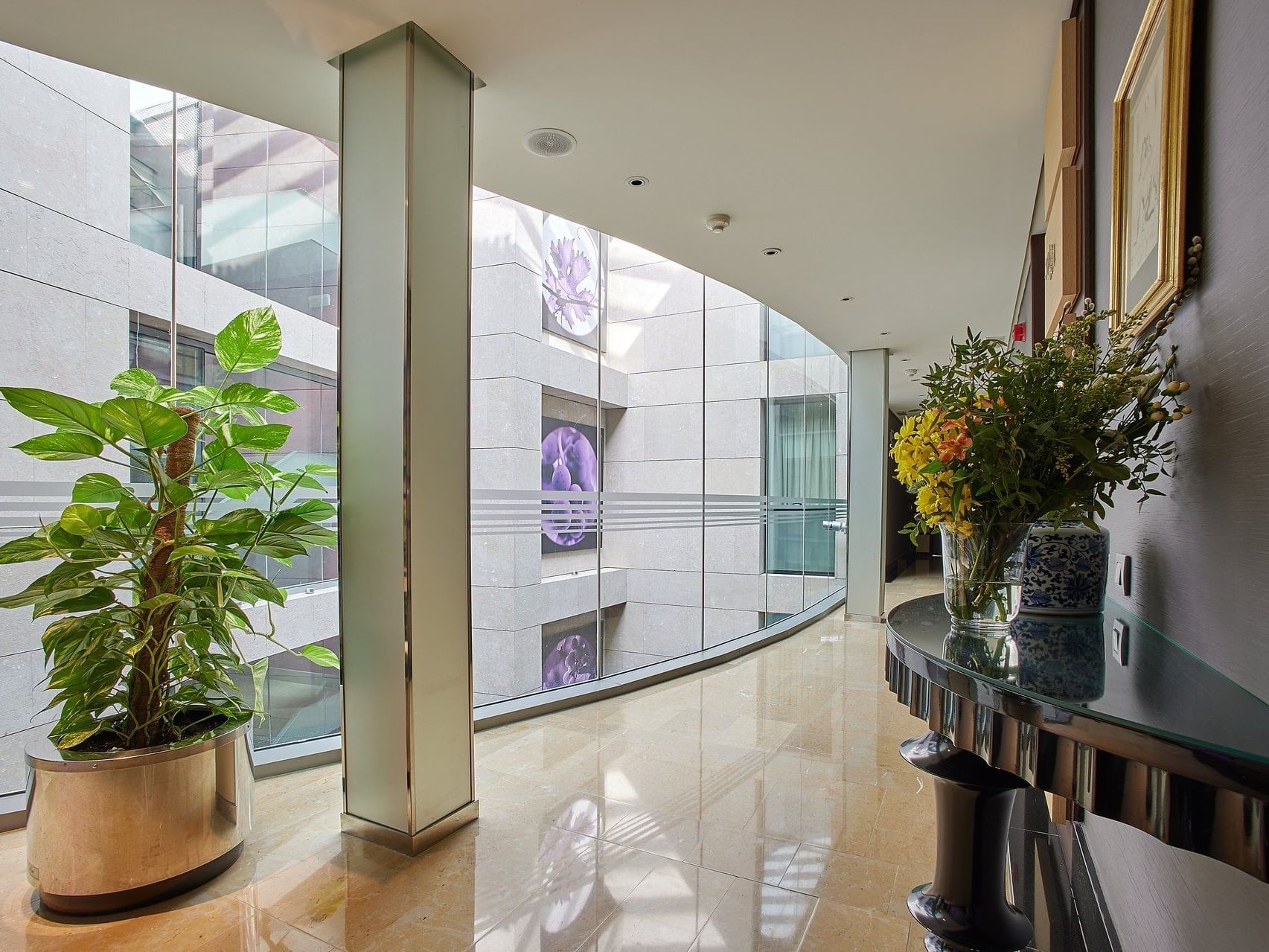 Corridor at Nexus Valladolid Suites & Hotel