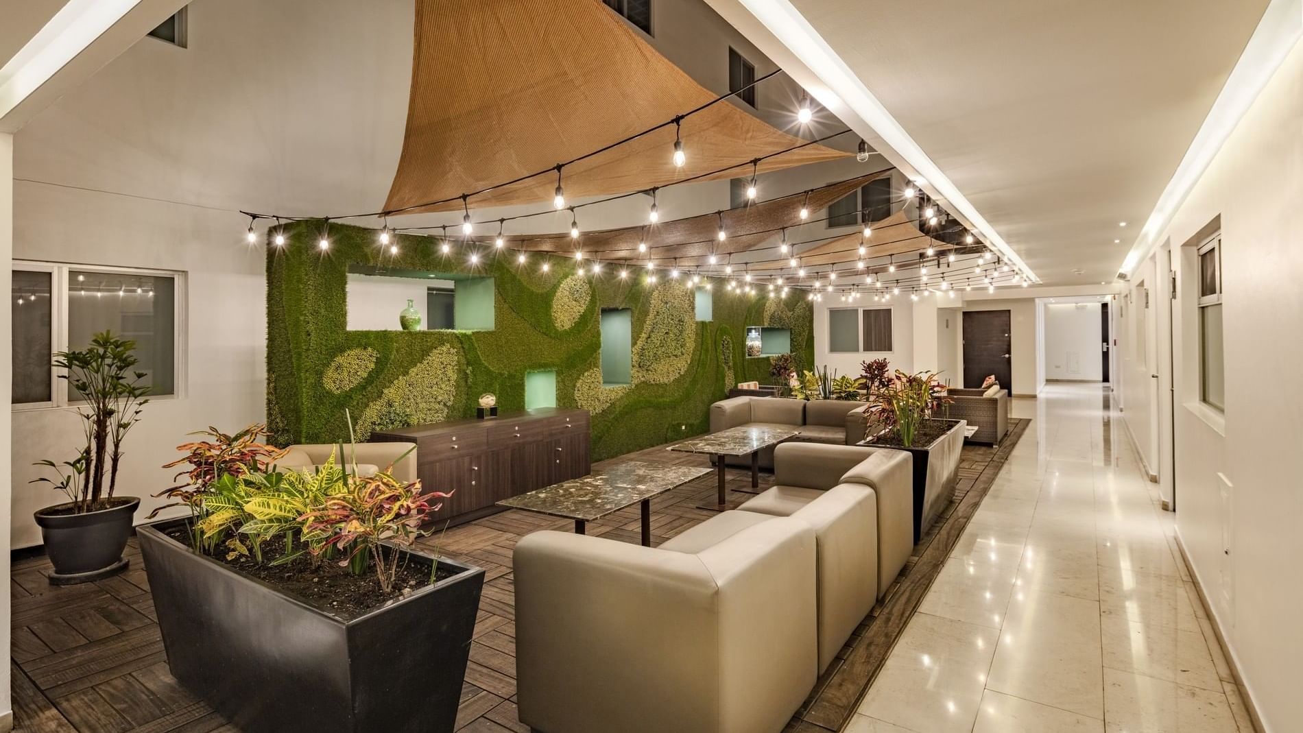 Lobby area with greeny interior at Gamma Puebla Señorial Centro
