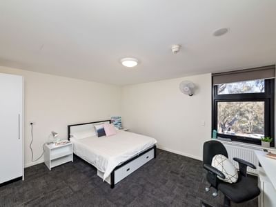 5 Bedroom Apartment Accessible