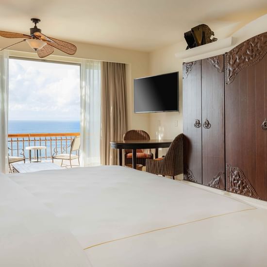 JUNIOR SUITE OCEAN VIEW KING 04