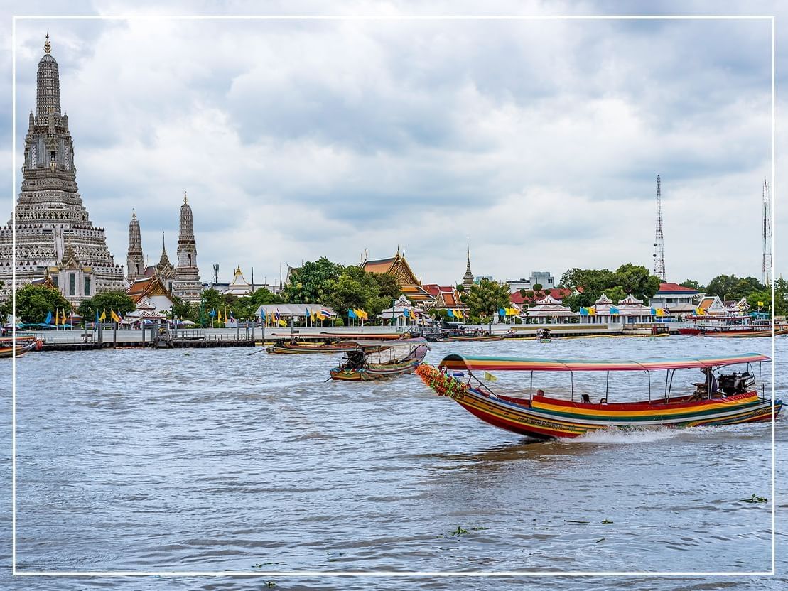 Exterior view of Wat Arun near Chatrium Hotels & Residences
