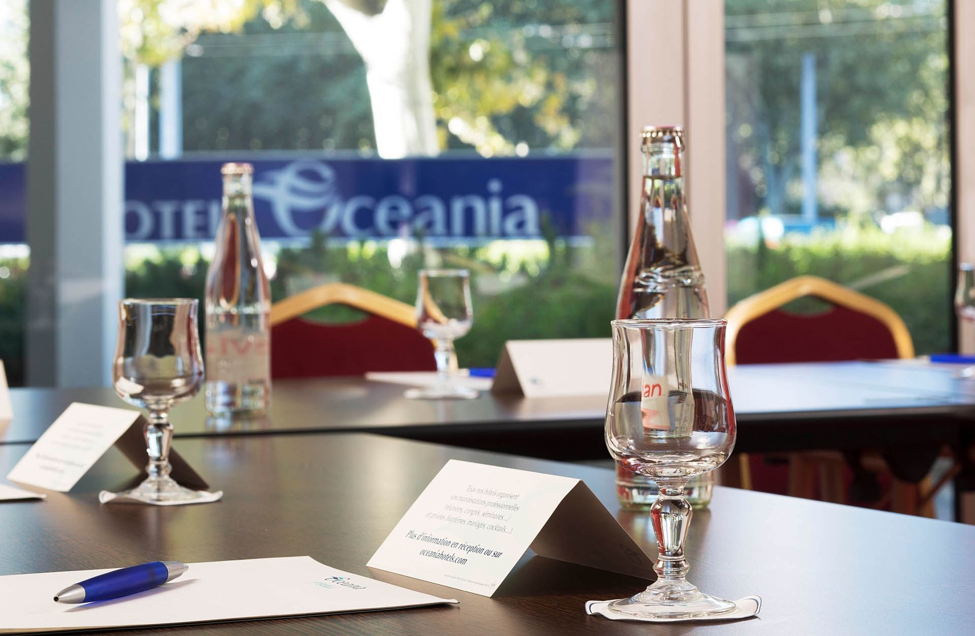 Commodités dans la salle de séminaire à l'Oceania Clermont-Ferrand