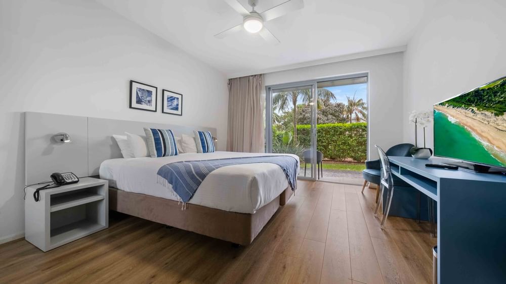 Deluxe Studio Bedroom Pullman Magenta Shores Resort