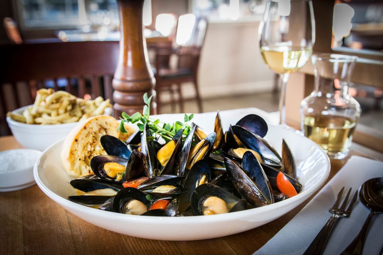 Coast Canmore Hotel Conference Centre - Table Food Drink - Mussels(9)