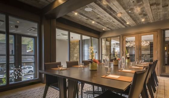 Table arrangement in Deloney Meeting Room at Hotel Jackson