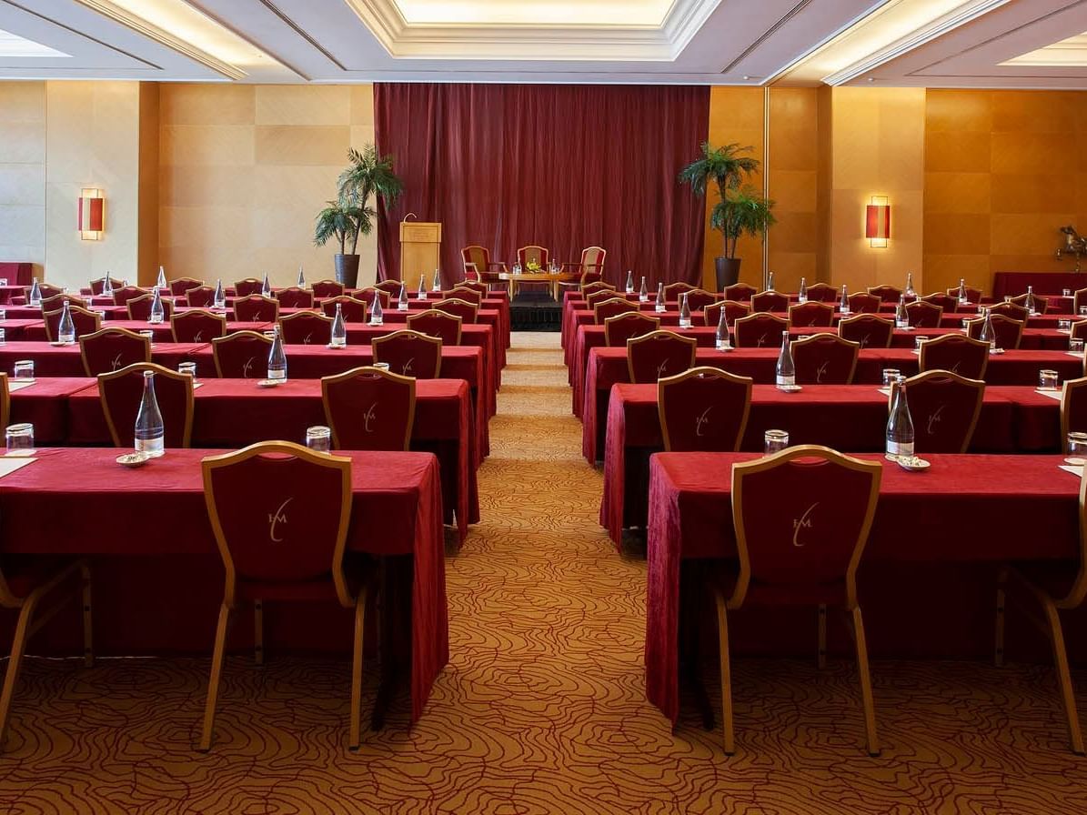 Classroom set-up in Meeting Room 1 at Hotel Cascais Miragem Health & Spa