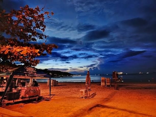 Sky view at Patong Beach in evening near Amora Hotel