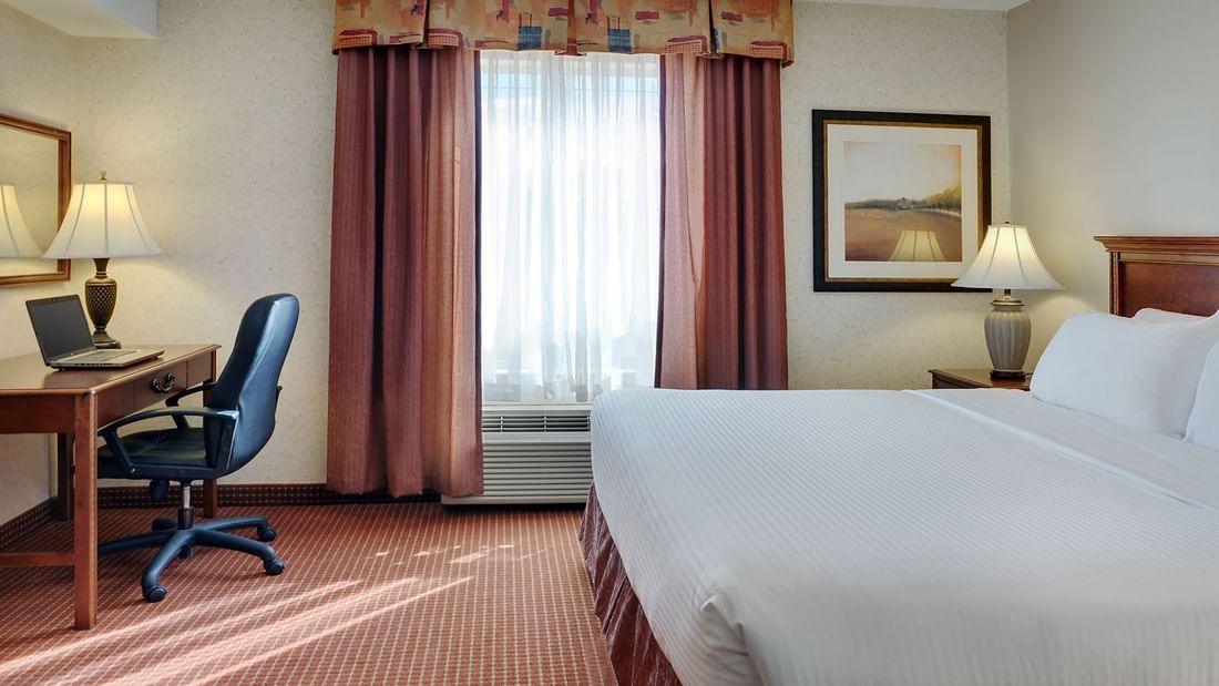 Grimshaw hotel king bed