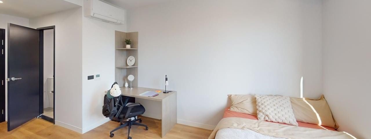 Studio-Accessible-Bedroom